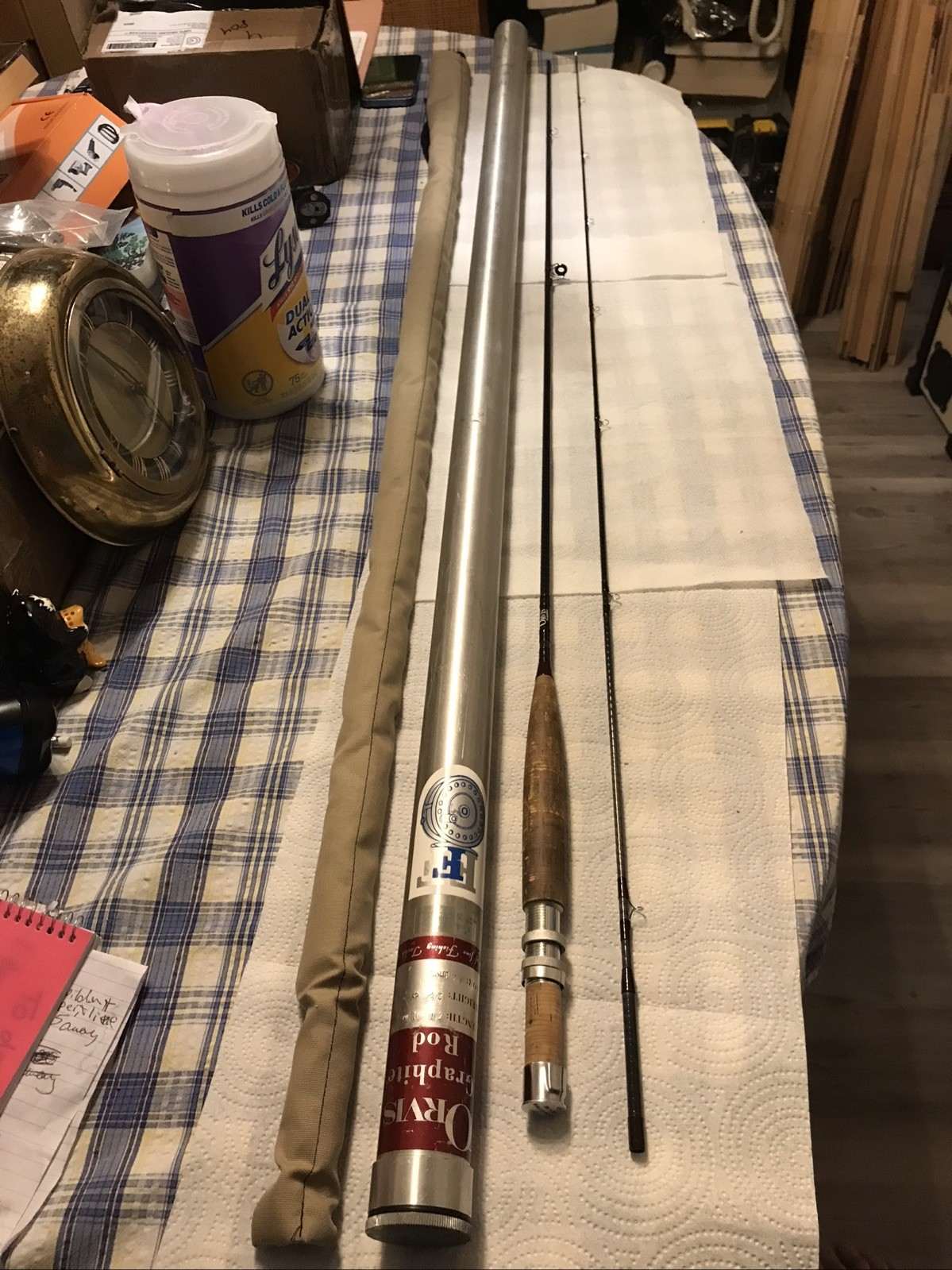 ORVIS SEVEN/ELEVEN GRAPHITE FLY ROD NICE WITH ALUMINUM ROD CASE LOOOK