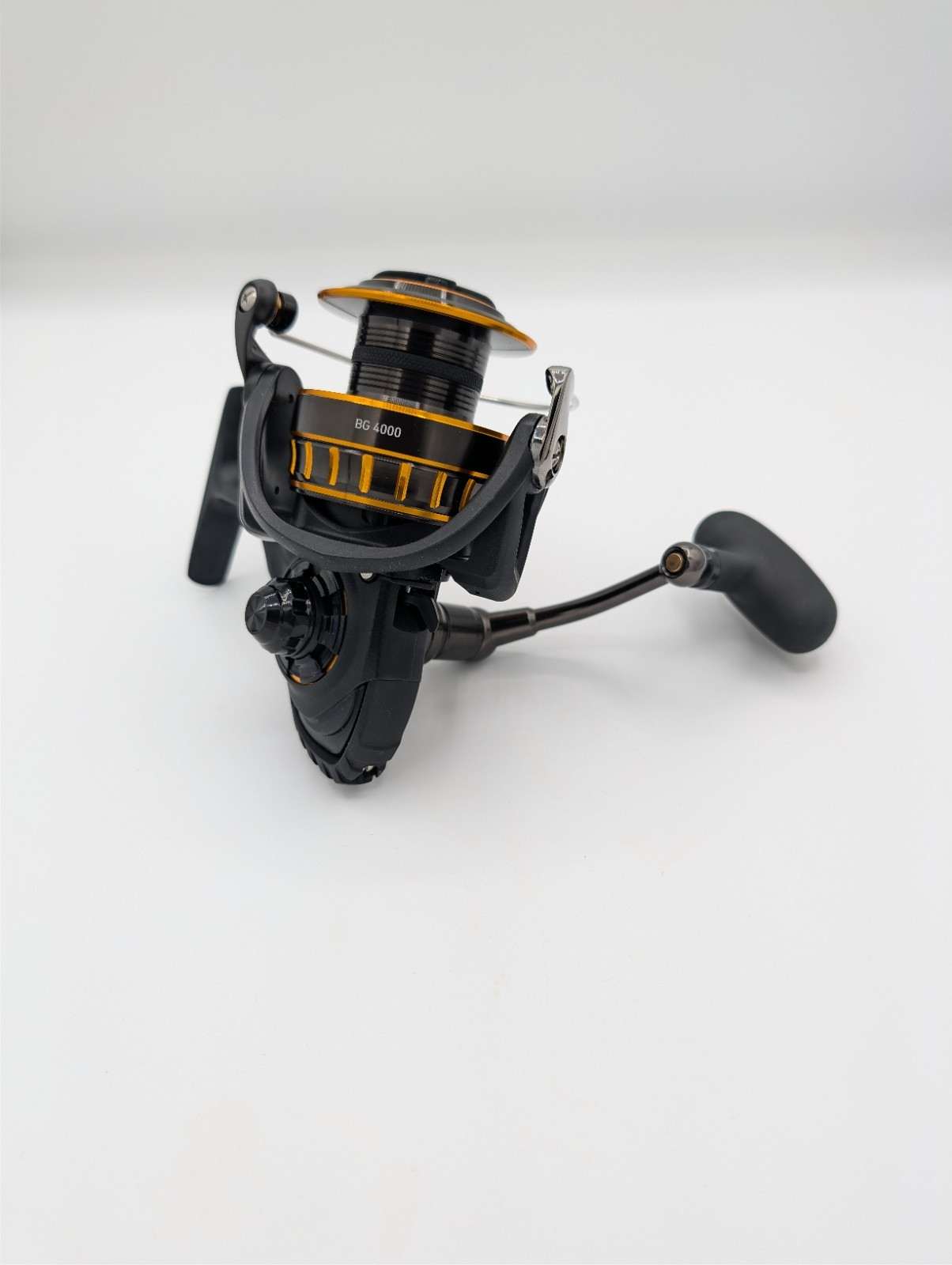 Daiwa BG Saltwater Spinning Reel-BG4000 4000 Fishing