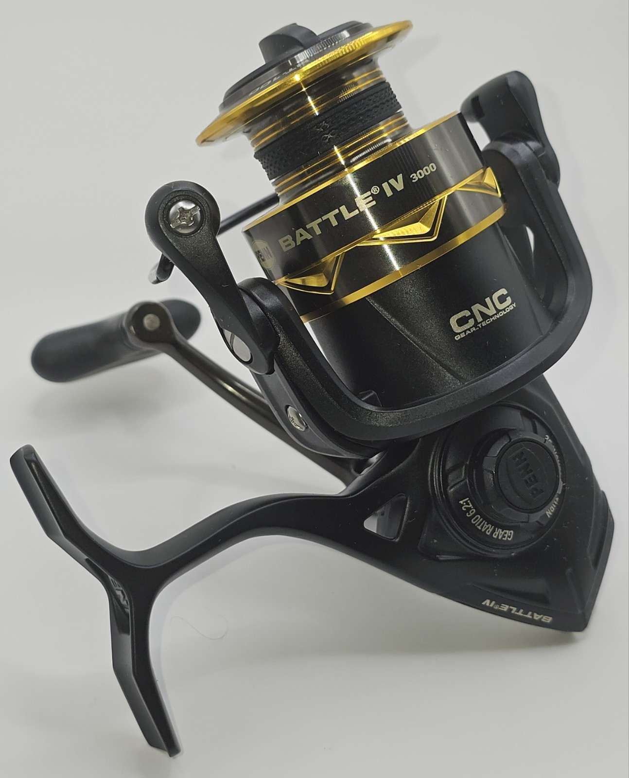 Penn Battle IV 3000 Saltwater Spinning Reel 6.2:1, 6 Bearings, 15lb Max Drag New