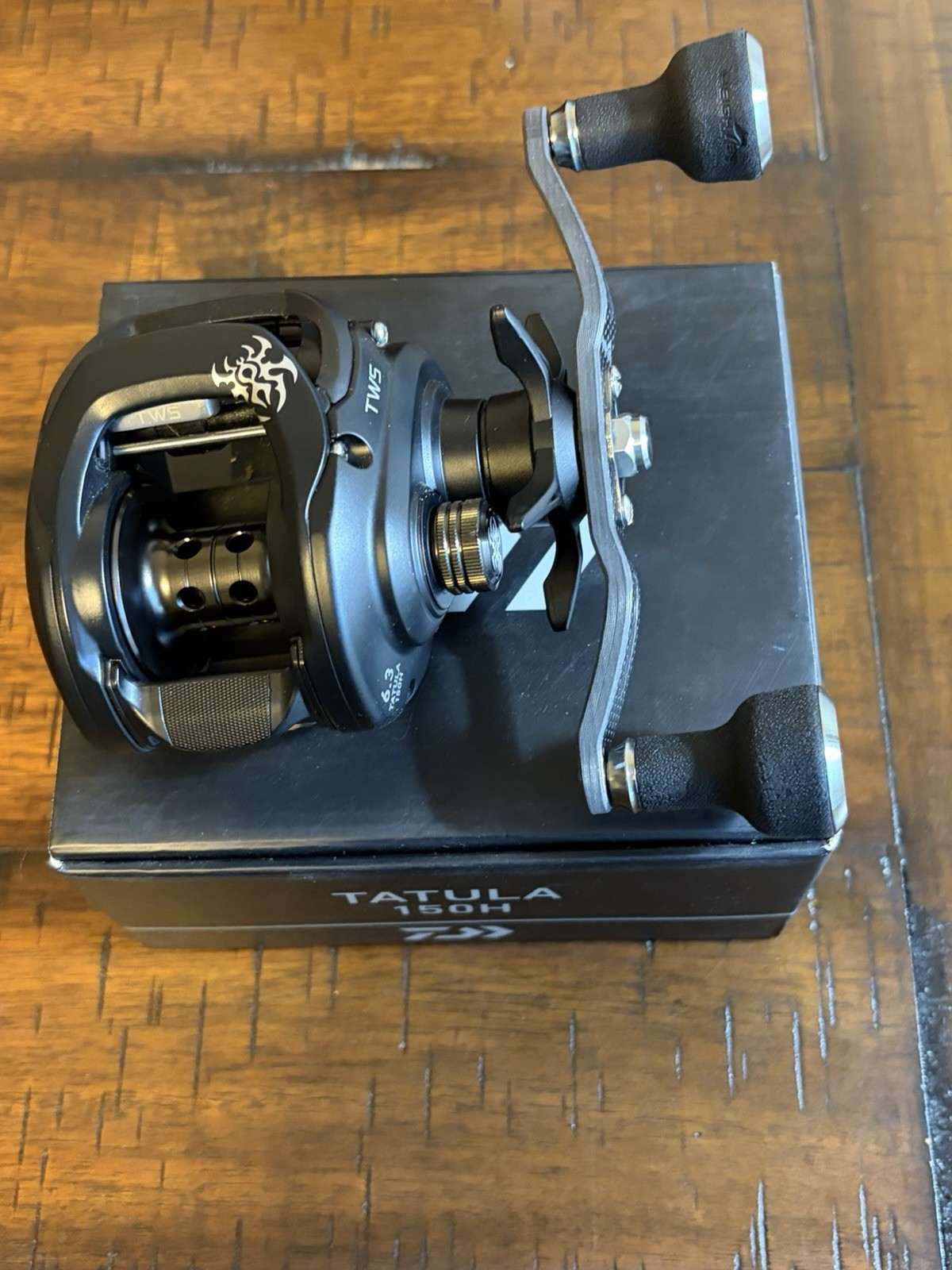 Daiwa Tatula 150 6.3:1 Baitcast Fishing Reel Right Hand with box upgraded handle
