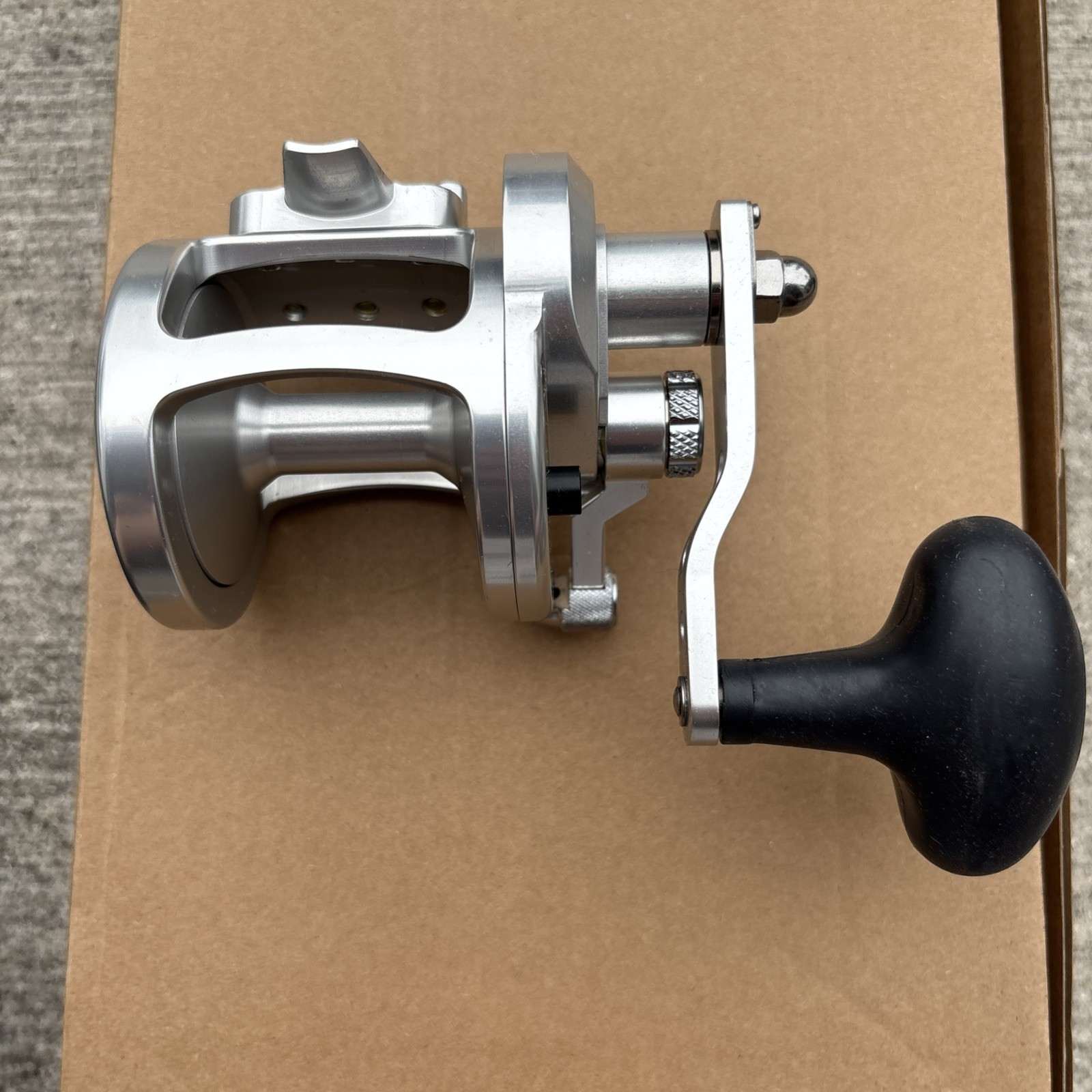 Avet MXL 5.8:1 Lever Drag Conventional Reel, Silver MXL 5.8-SI