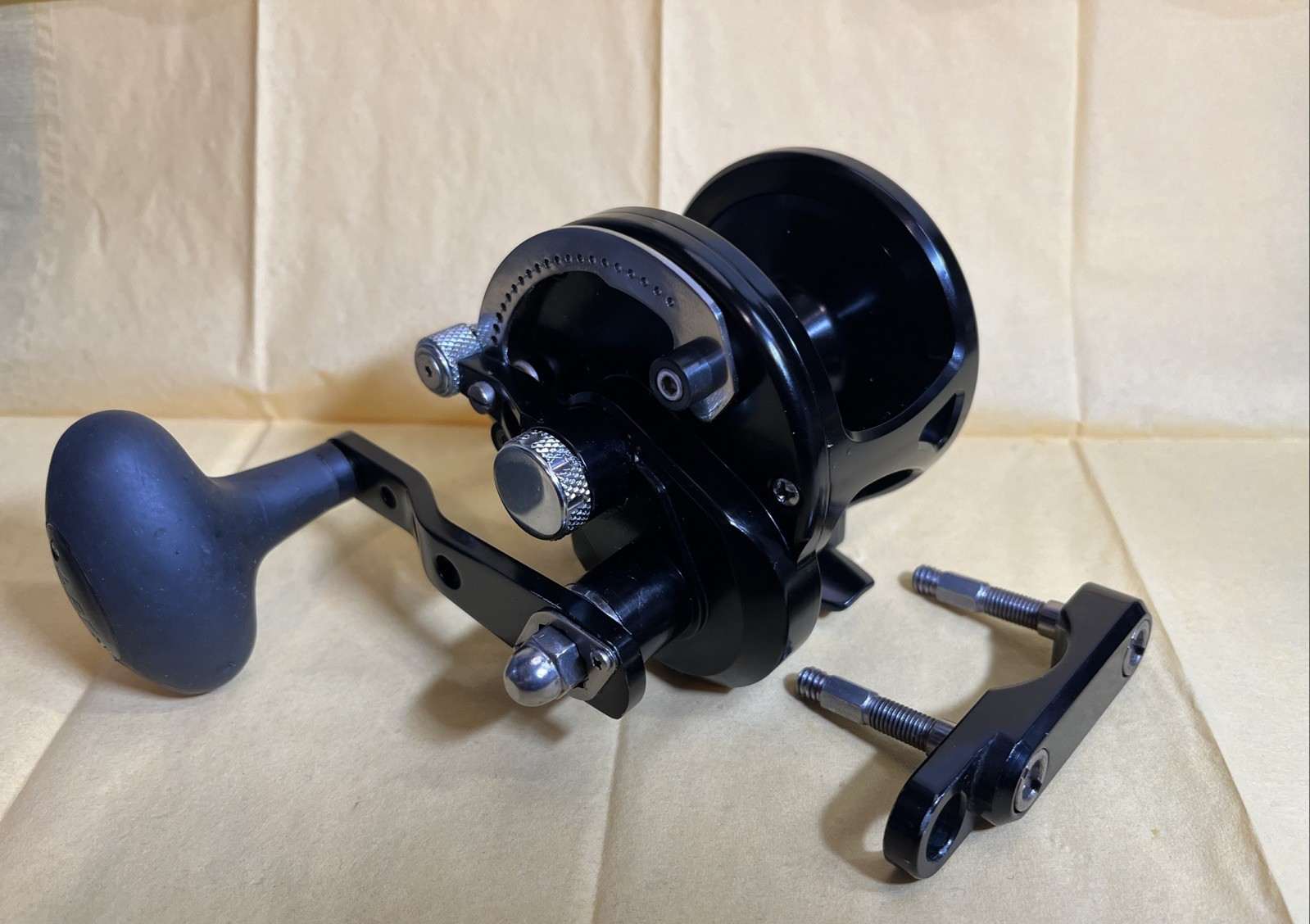 Avet JX 6.0 G2 w/Glide Plate Black Fishing Reel Cleaned & Fresh Service Nice!!!!