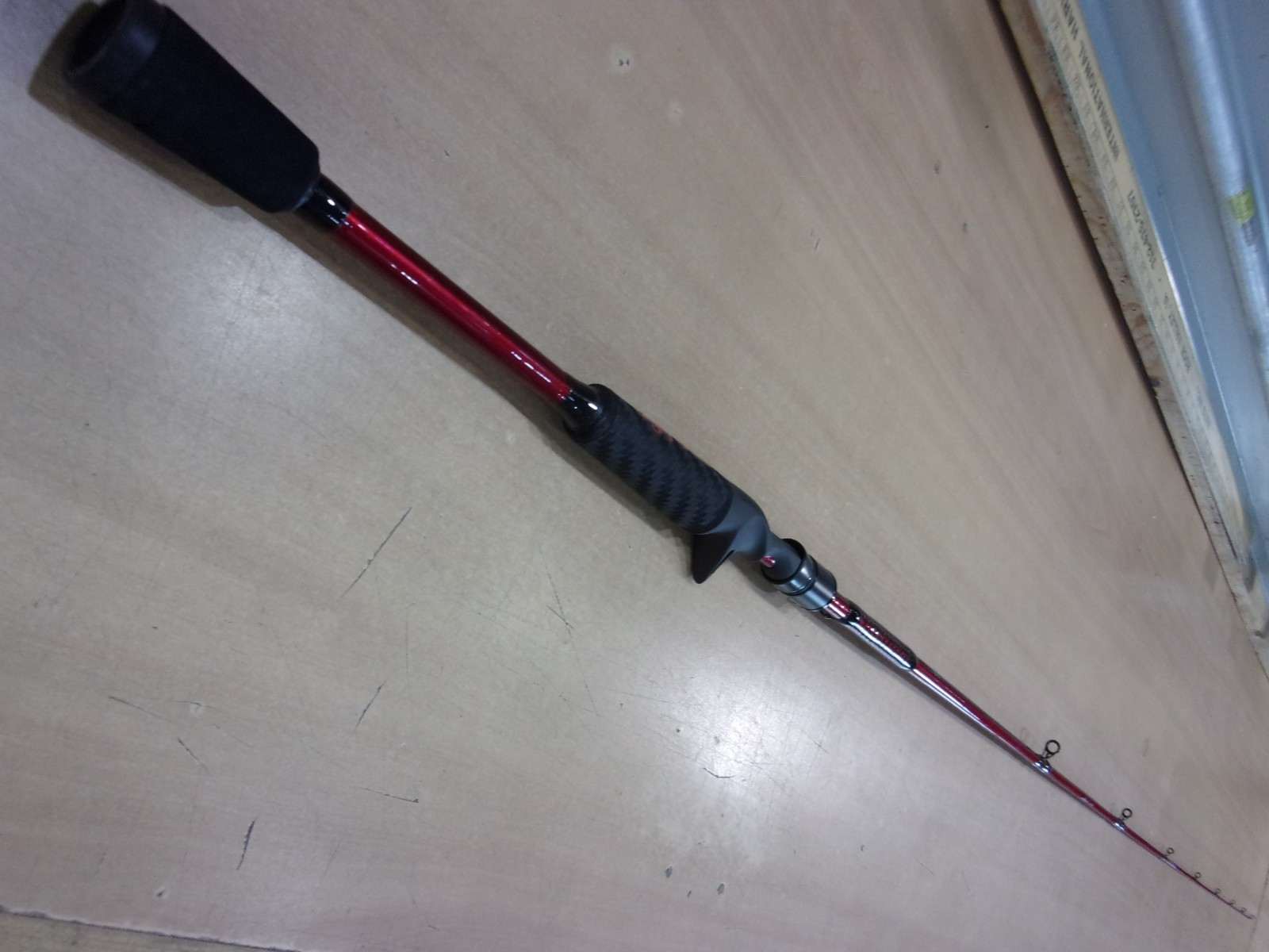 SHAKESPEARE UGLY STIK CARBON 7 foot Medium Heavy casting rod