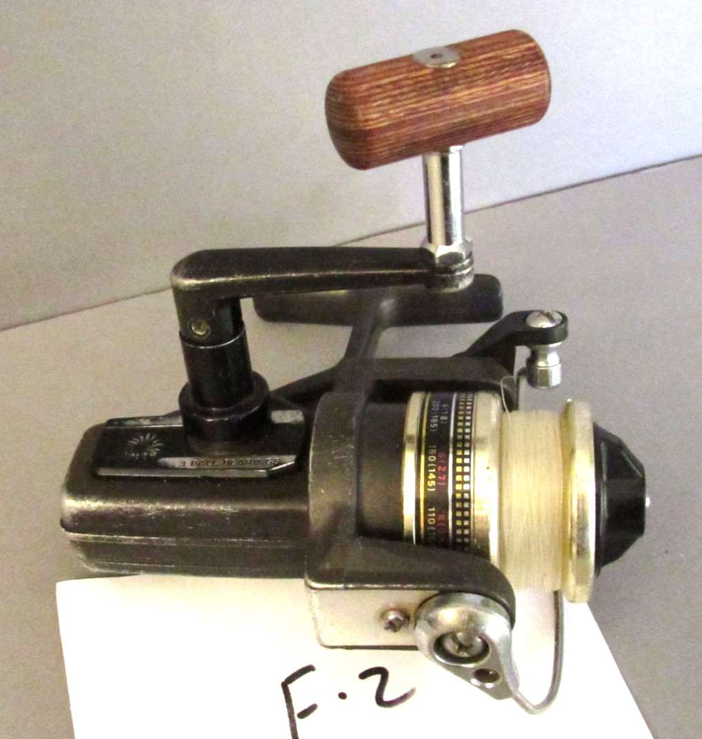 VTG Daiwa Model BG10 Lightweight Fishing Spinning Reel Made In Japan  (F-2)