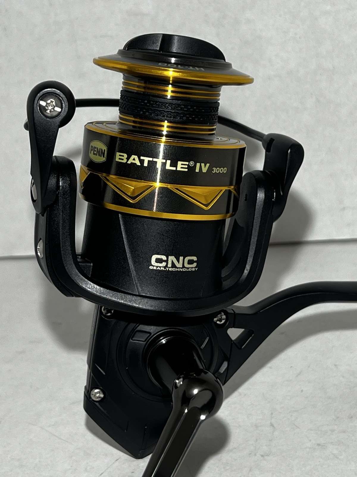 Penn Battle IV 3000 Spinning Fishing Reel BTLIV3000 Gear Ratio 6.2:1