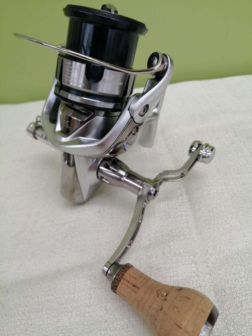 Shimano Stradic 2500SHG Spinning Reel Gray 5.4:1 Used