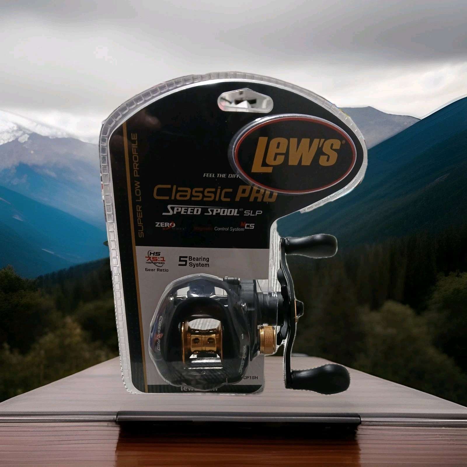 Lew’s Classic Pro Speed Spool SLP Baitcast Reel Clam Pack – Right-Handed…