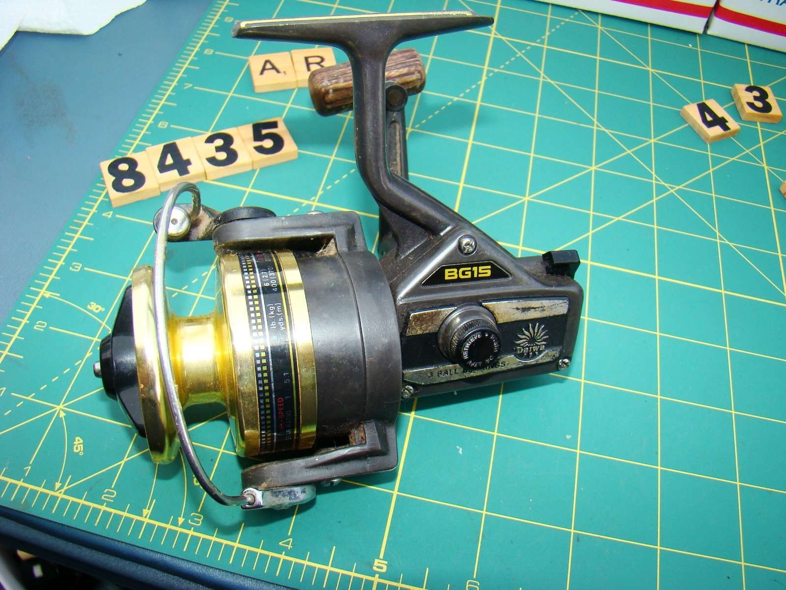 V8435 AR DAIWA BG15 LARGE SPINNING FISHING REEL