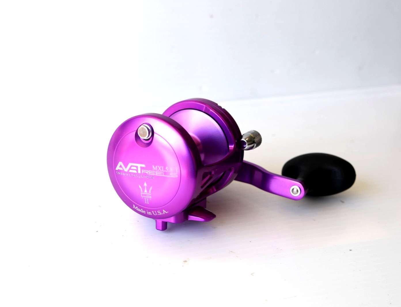 Avet MXL5.8 G2 NGP Single Speed Lever Drag Reel – Right Handed – PURPLE