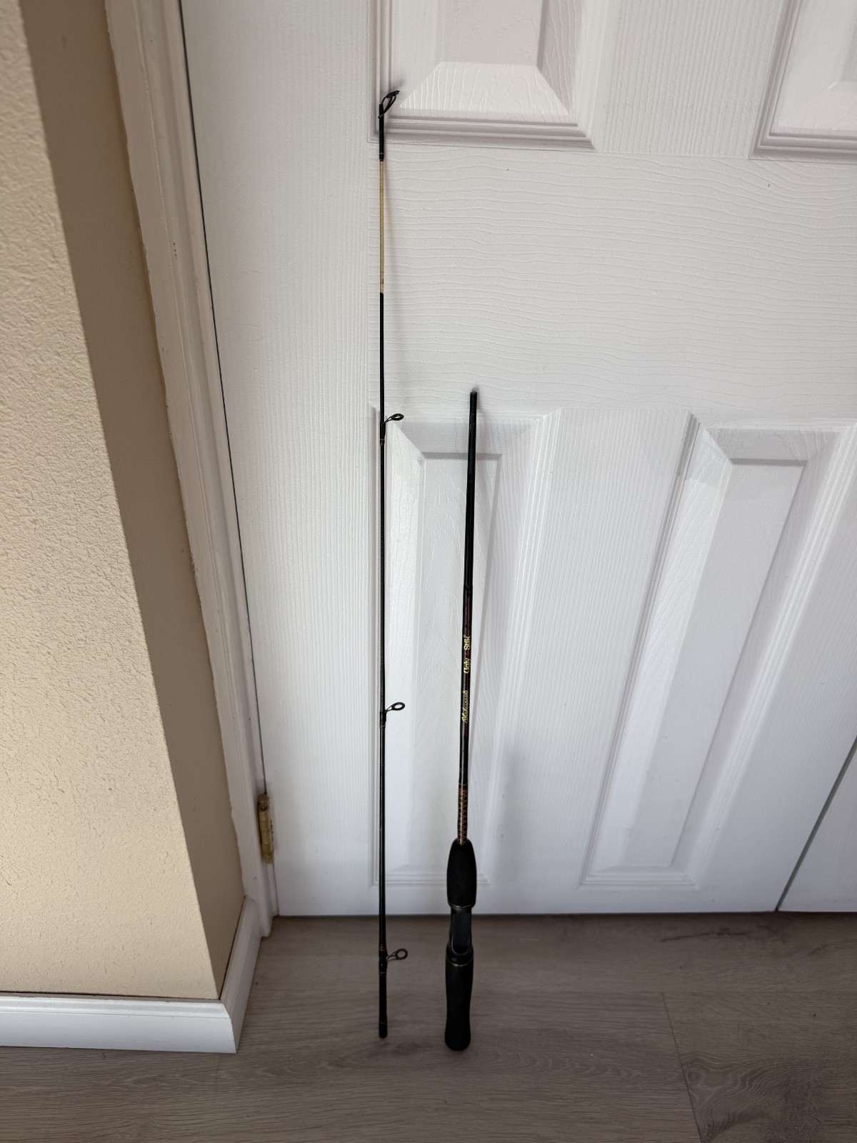 5′ Light Action Ugly Stik Shakespeare SCL 1101 2 Piece Fishing Rod Black – Nice