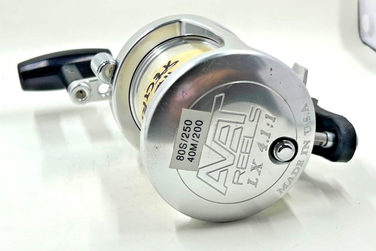 Avet LX 4.1:1 Right-Handed Lever Drag Fishing Reel Excellent Cond