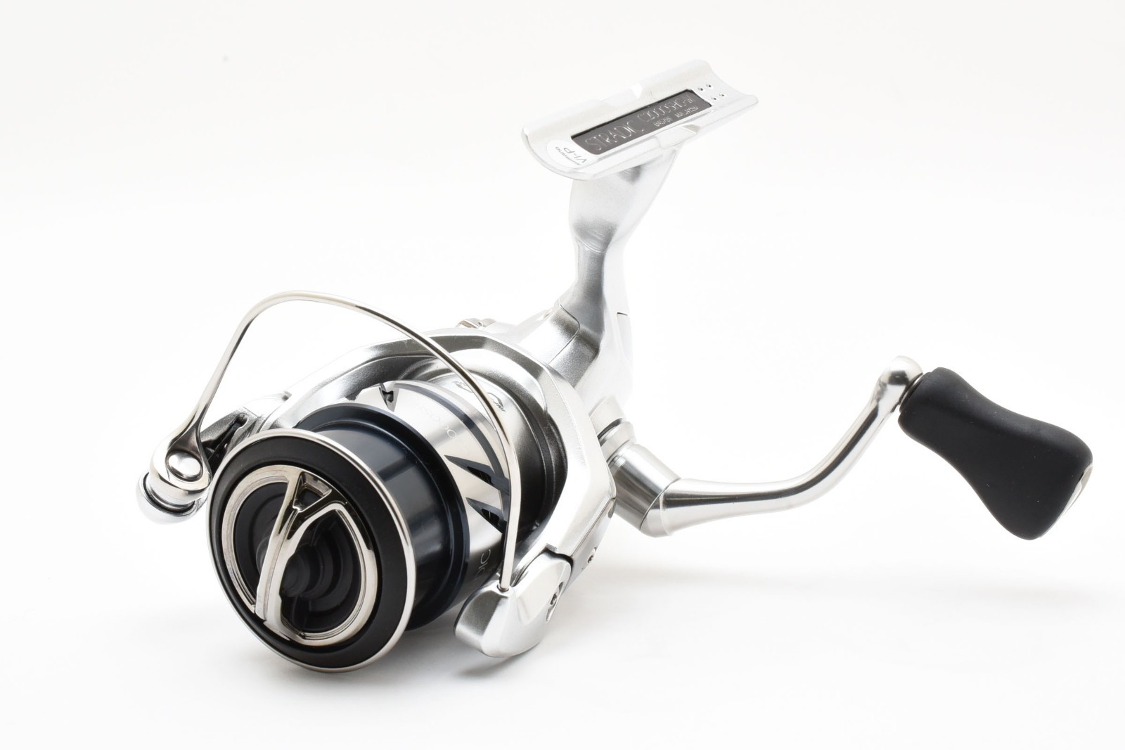 Shimano 23 STRADIC C2000SHG Spinning Reel Near Mint From JAPAN #2562