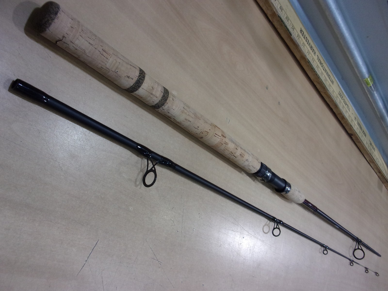 SHAKESPEARE UGLY STIK ELITE  8 foot 6 inch medium spinning rod