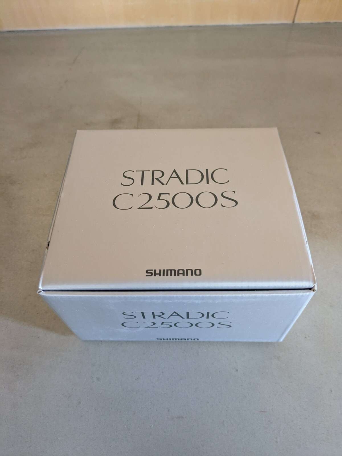 Shimano 23 STRADIC C2500S Spinning Reel From Japan New