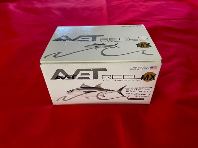 Avet MXL 5.8 Reel- LEFT HAND RETRIEVE; Lightly used, great condition.