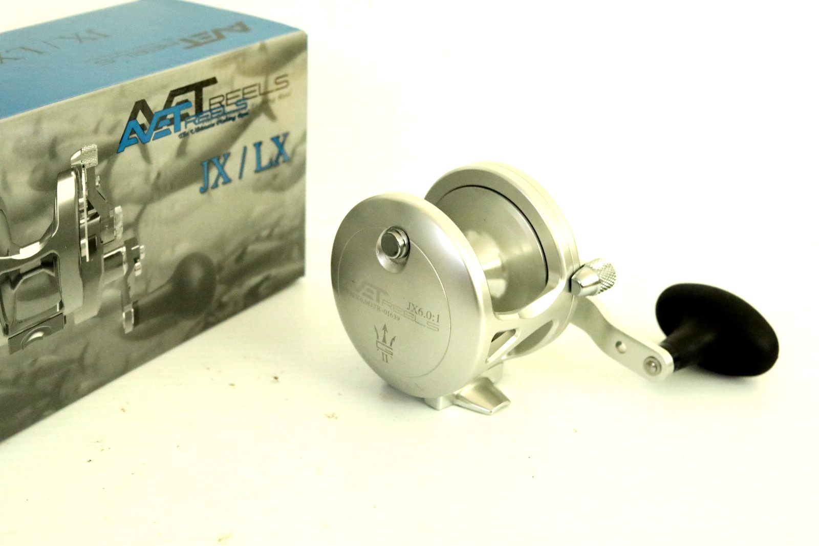 Avet JX6.0 G2 NGP Single Speed Lever Drag Reel – Right Handed – SILVER New