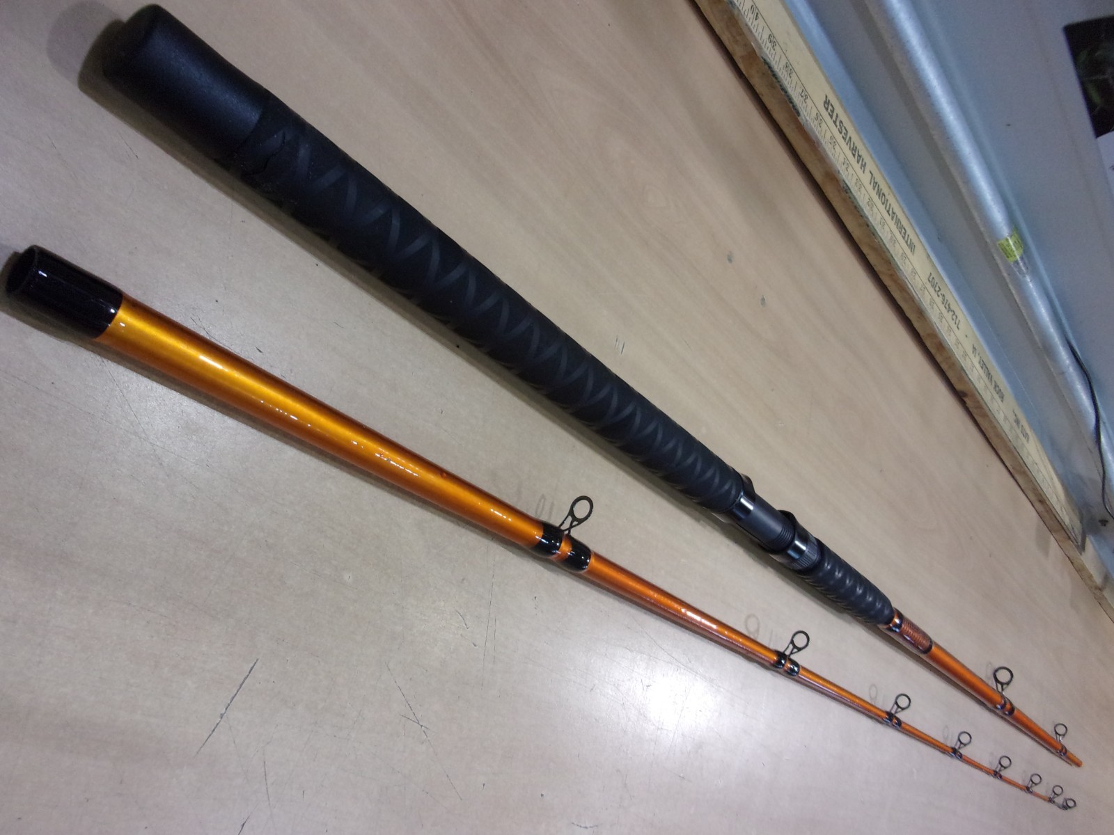 SHAKESPEARE UGLY STIK CATFISH SPECIAL  10 foot medium heavy casting rod