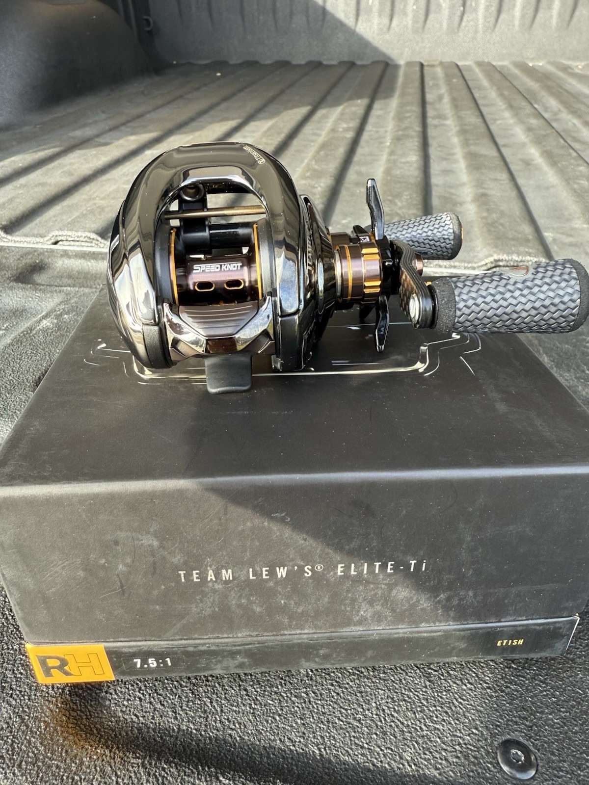New In Box Team Lews Elite-Ti Right Hand Bait Cast Reel 7.5:1 Msrp-$450