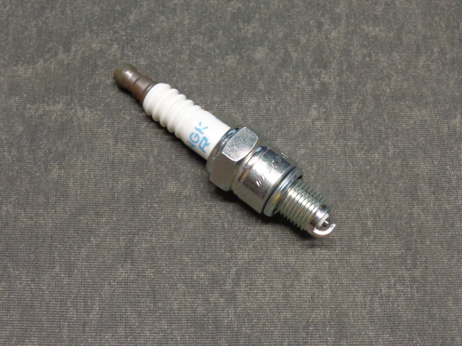 JIFFY Ice Auger 4 STROKE 4290 SPARK PLUG NGK Ice Drill FEL4290 4 CYCLE