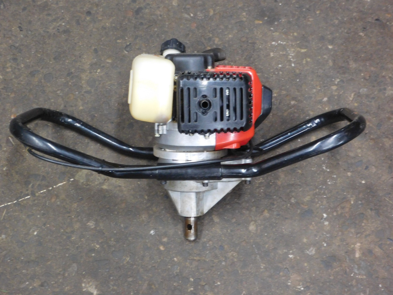 ESKIMO ICE AUGER 2-CYCLE POWERHEAD – 7/8″DIA SHAFT – NON-WORKING UNIT