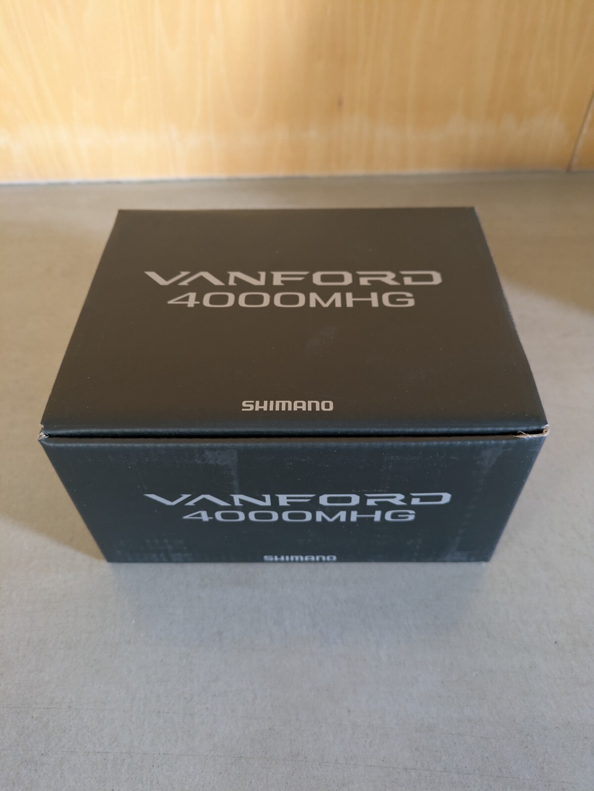 Shimano 20 VANFORD 4000MHG Spinning Reel From Japan New