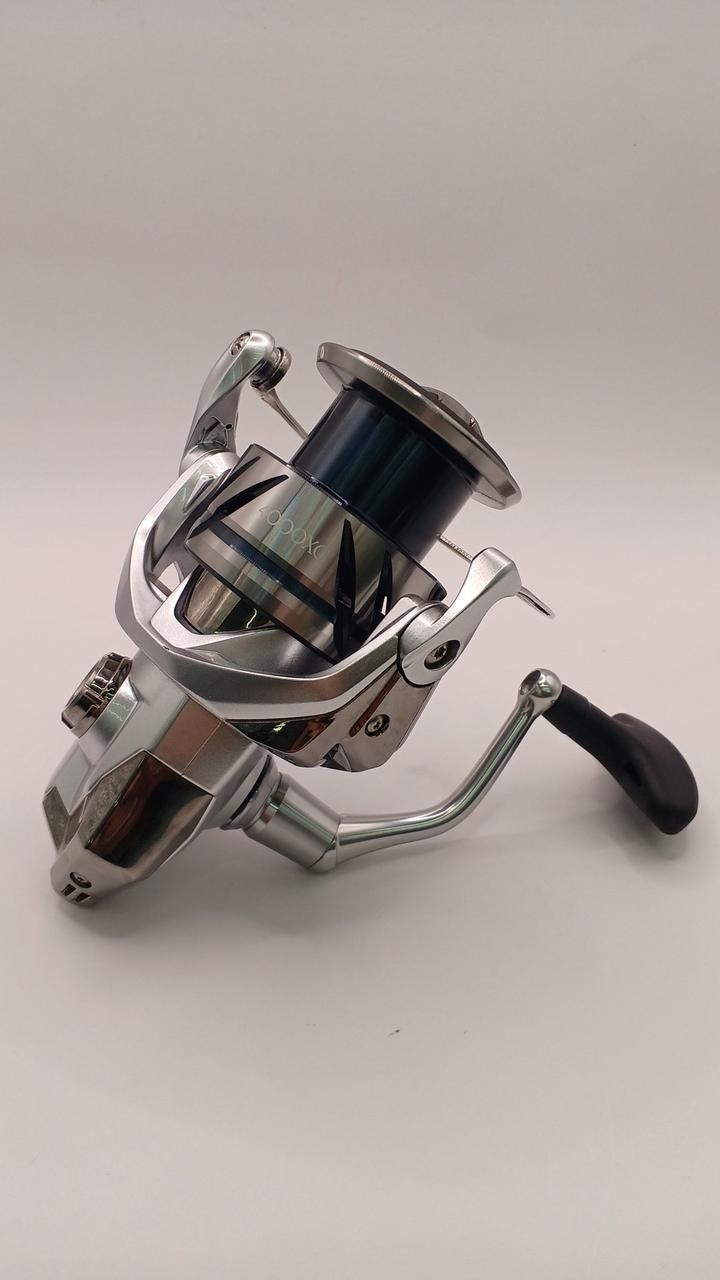 Shimano 23 Stradic 4000XG Spinning Reel Light Use Excellent Condition