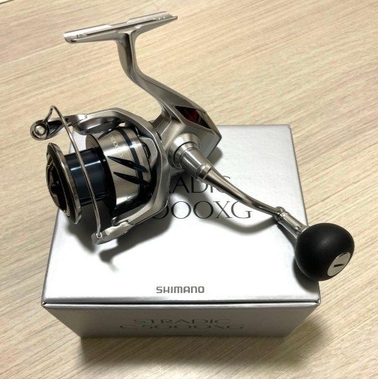Shimano 23 STRADIC C5000XG Spinning Reel in Box From Japan