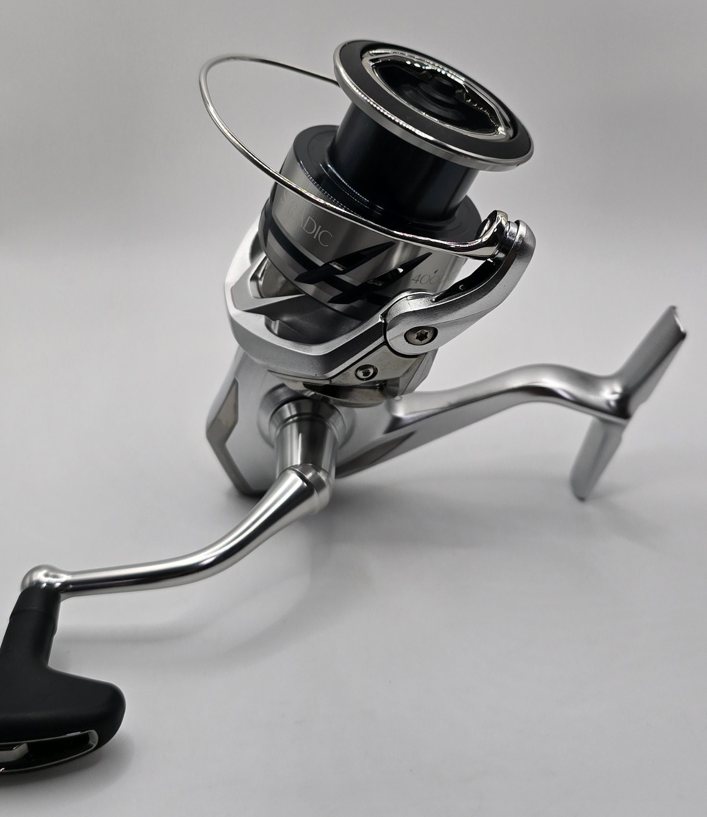 Shimano 23 Stradic 4000XG-M Spinning Reel from Japan