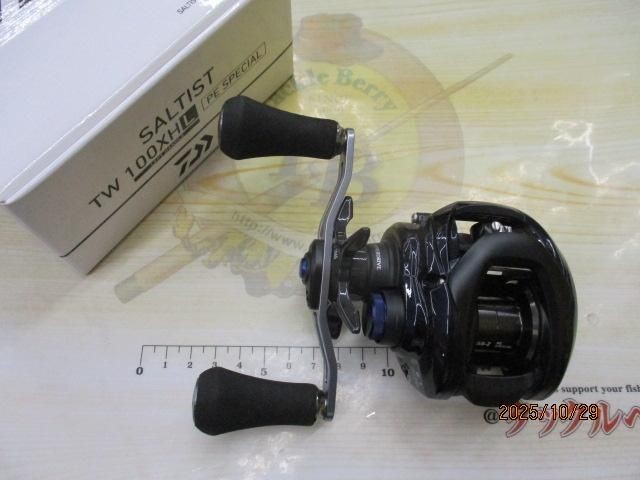 Daiwa 23 Saltist TW 100XHL PE special Bait Casting Reels Used