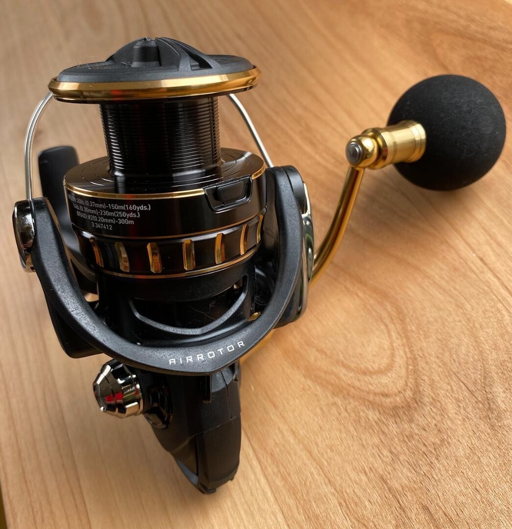 Daiwa 23 BG SW 4000D-CXH Spinning Reel