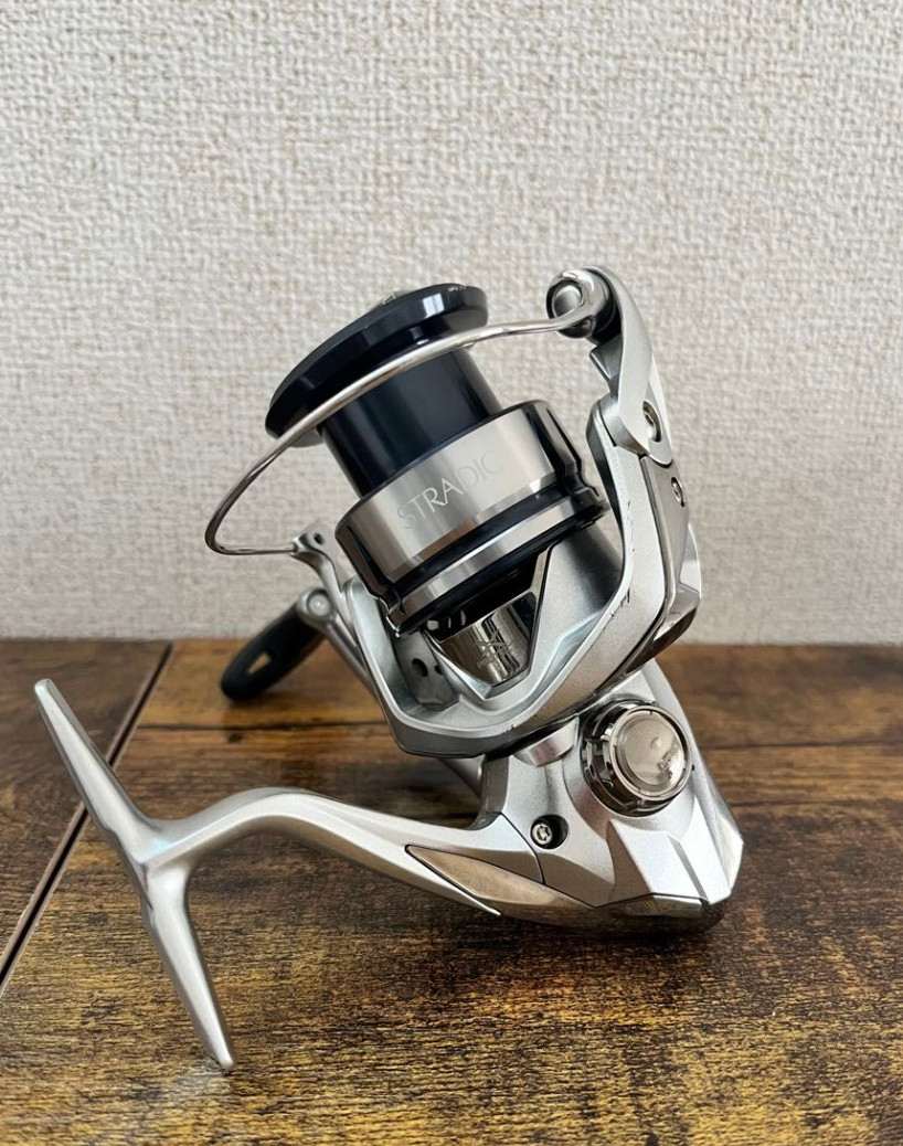 “Excellent” SHIMANO 19 Stradic C3000HG Gear 6.0:1 Spinning Reel w/box in stock