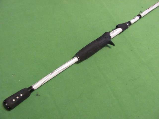 Abu Garcia VERITAS 7′ 6″ Medium Heavy Action Casting 1-Piece Rod