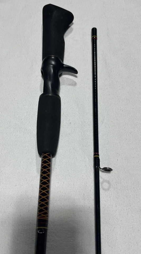 Shakespeare Ugly Stik 6′ Medium Action SCL1100 2 PC Fishing/Casting Rod