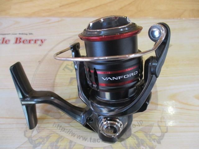 Shimano 20 Vanford C2000SHG spinning reel Used