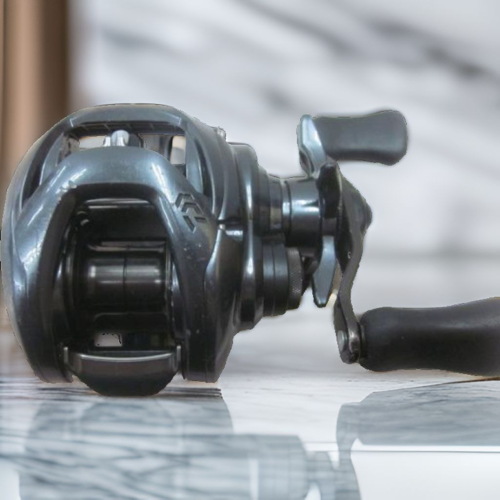 Daiwa 20 Tatula SV TW 103XH Baitcasting Reel Right Handle from Japan Black Used