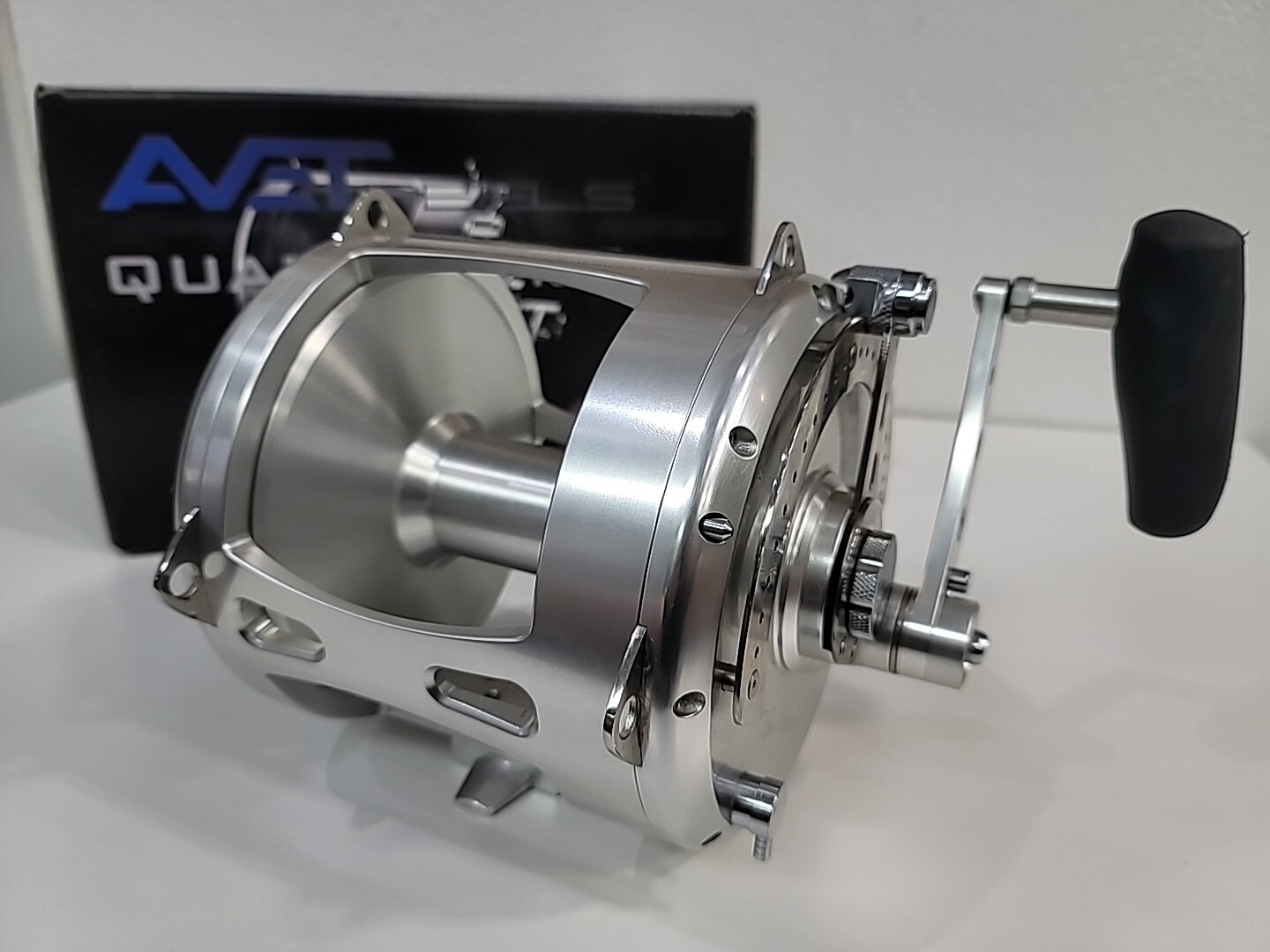 Avet T-RX130 Two-Speed Lever Drag Reel T-RX 130 QUAD Silver  Right Hand NWB