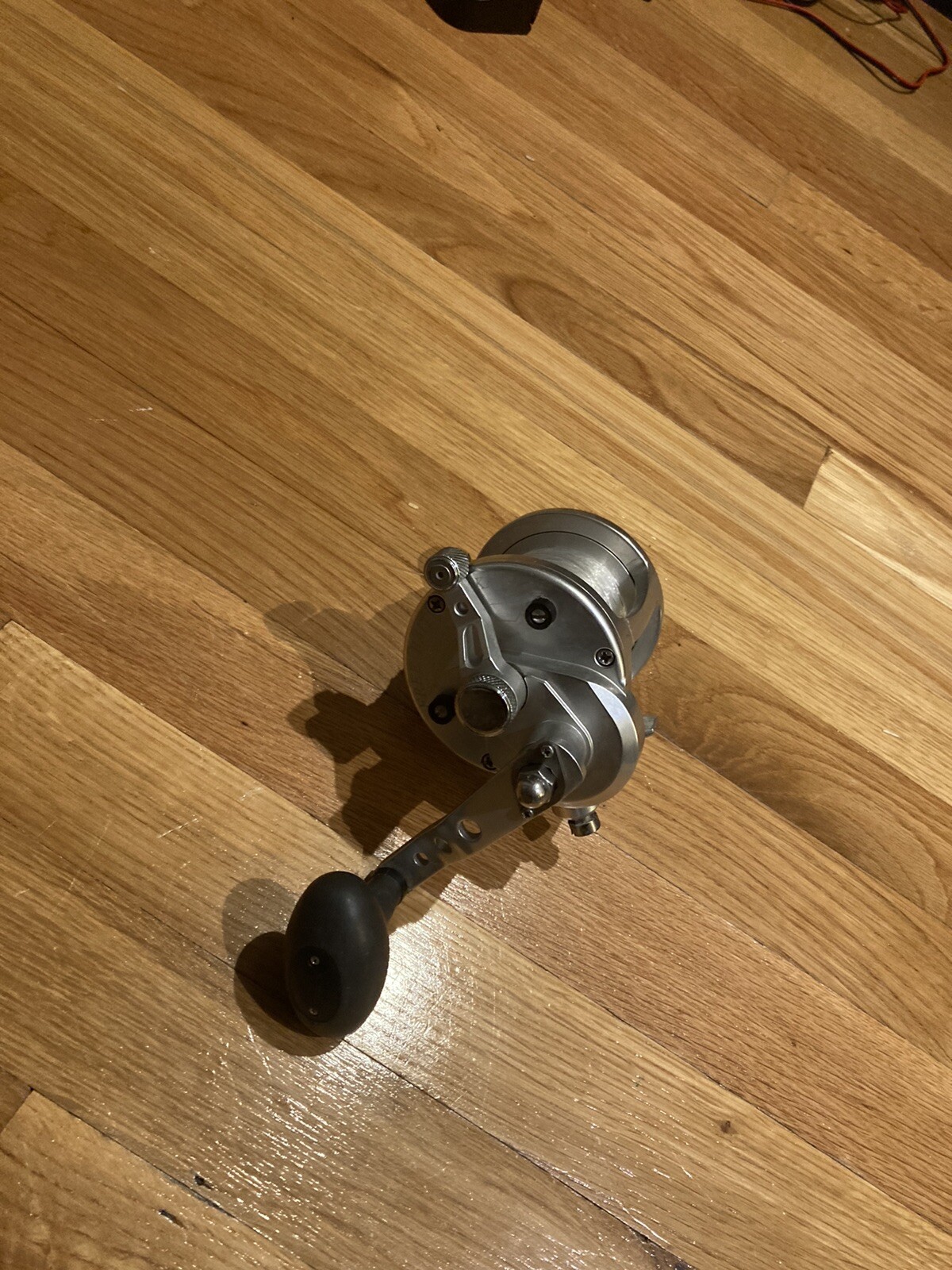 Avet LX4.6 G2 NGP Single Speed Lever Drag Casting Reel – Right Handed -silver