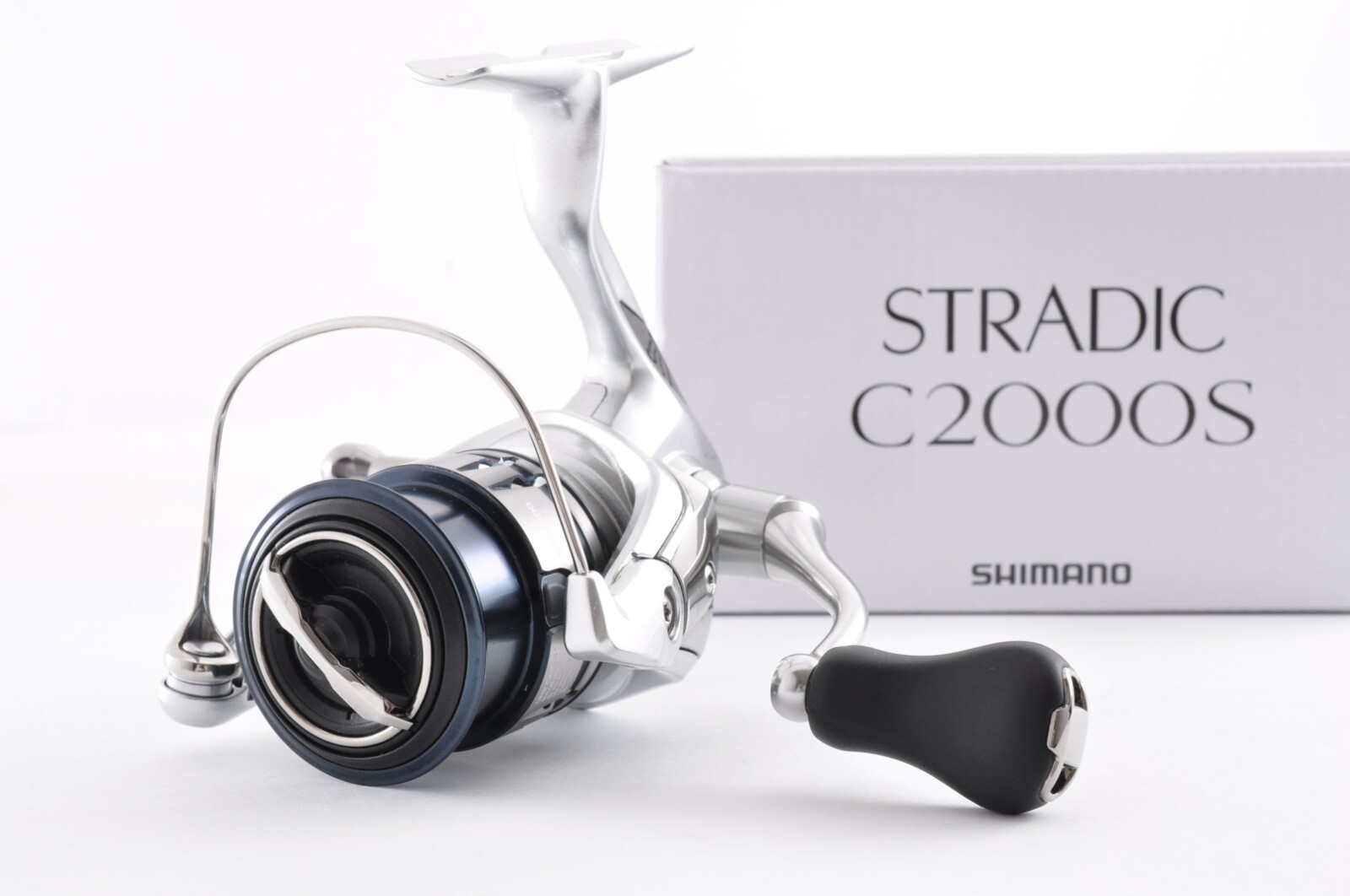Shimano 19 Stradic C2000S Near Mint Fishing Spinning Reel from Japan B0198