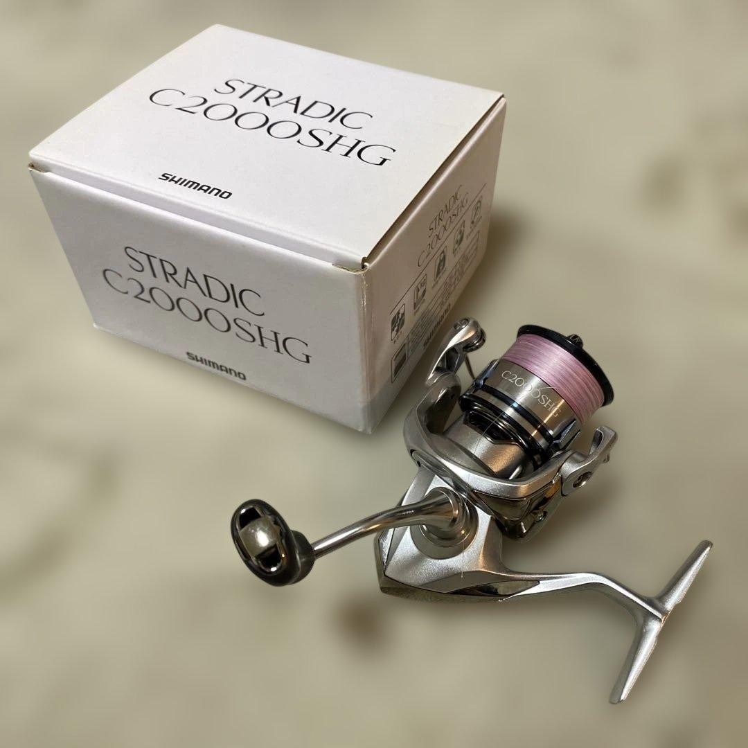 Shimano 19 Stradic C2000SHG Spinning Reel, Excellent Condition, with Box