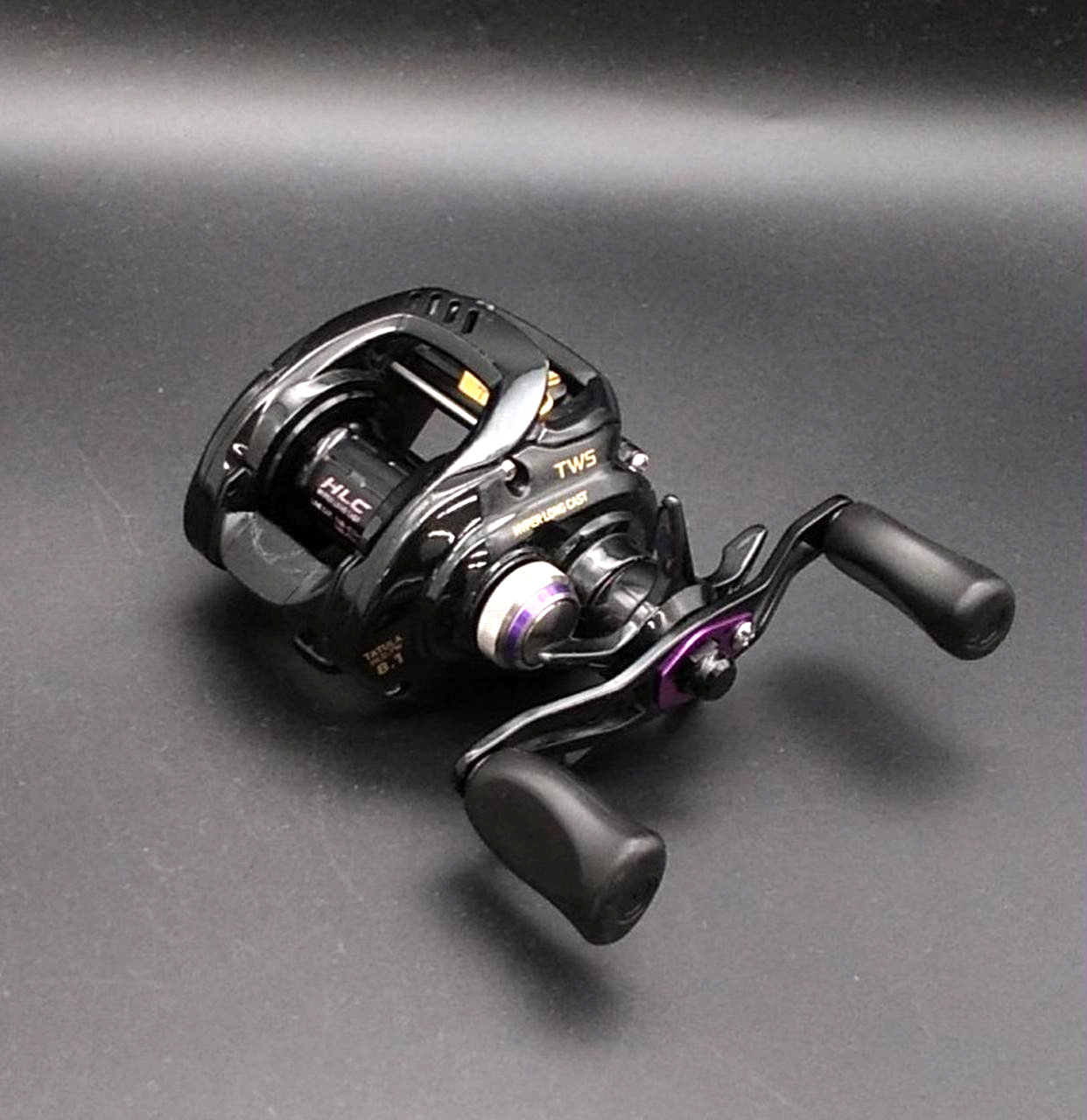 Daiwa Tatula HLC 8.1R-TW Right Handle Baitcasting Fishing Reel W/Box