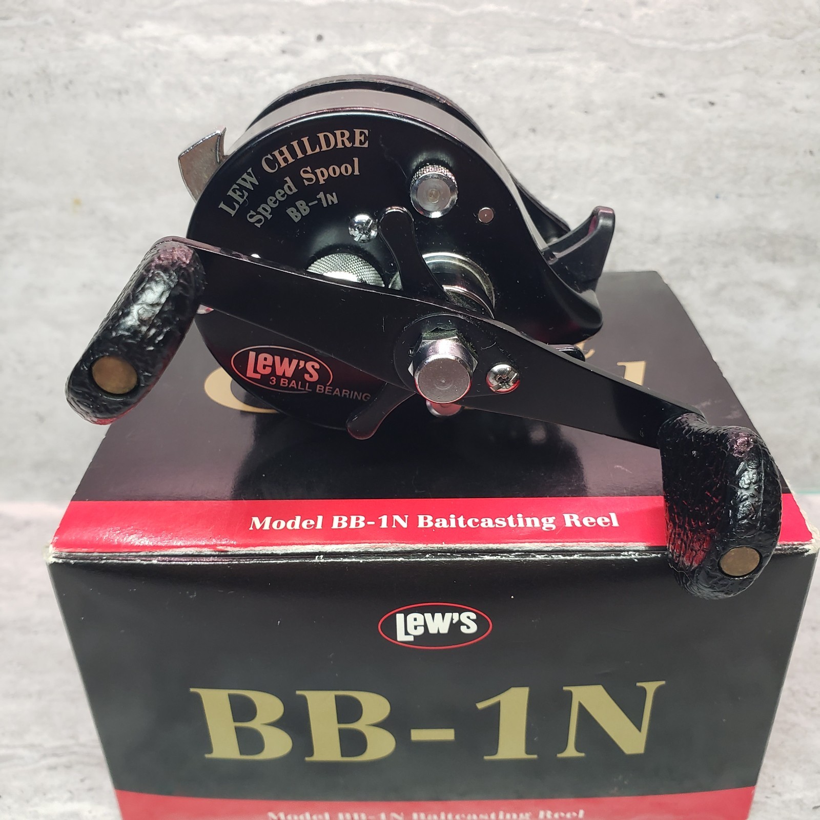 Lew’s BB-1N Speed Spool Casting Reel Japan W/Box and Papers Very Good Condition