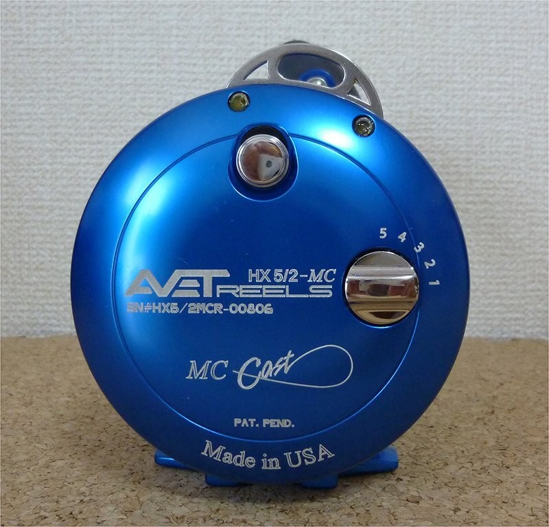 AVET MC HX 5/2 2-speed BLUE Magic Cast Right-Handed Made in USA AVET Reel