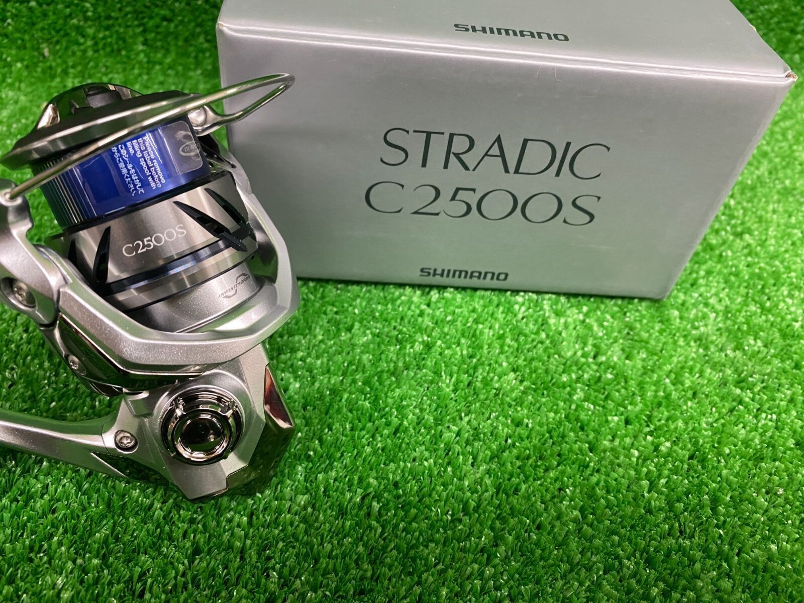 Shimano 23 STRADIC C2500S Fishing Reel New from Japan