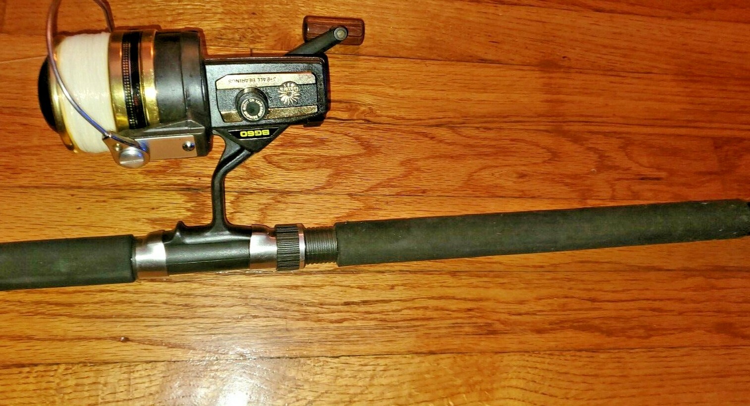 DAIWA BG60BLACLK GOLD SERIES 3-BALL BEARING 4.71 SPINNING FISHING REEL WITH POLE