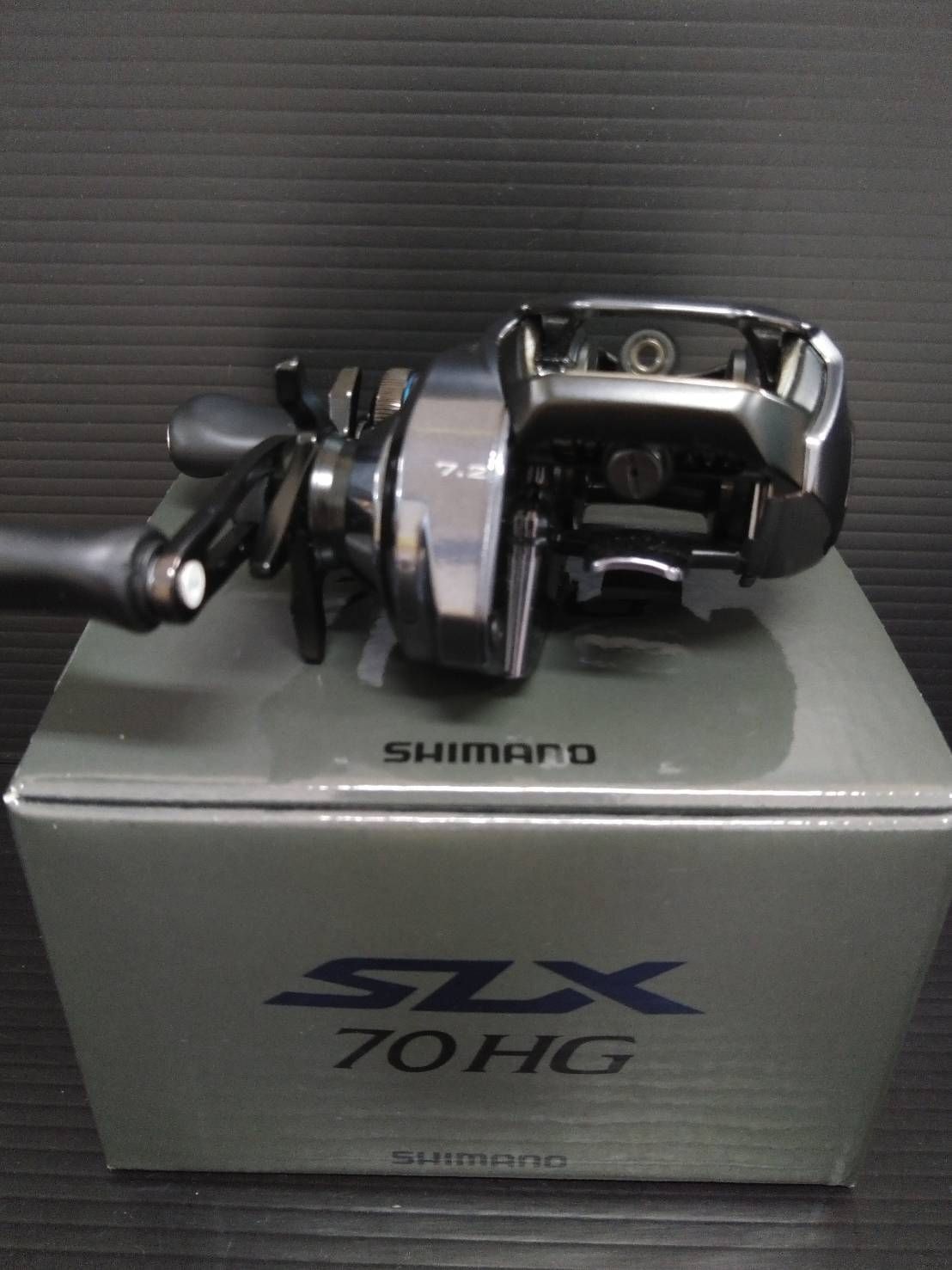 24 SLX 70HG Bass Bait Reel (02)