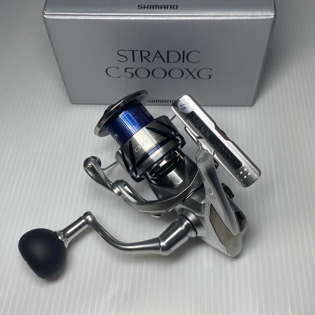 Shimano 23 STRADIC C5000XG Spinning Reel Saltwater Fishing Silver