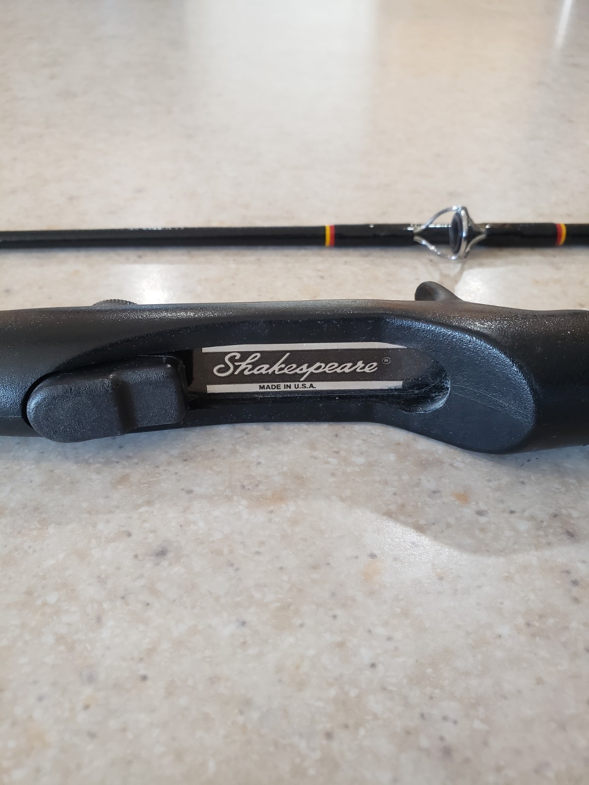 Vtg Shakespeare Casting Rod Ugly Stick 60″ Action M World’s Toughest Tubular Rod post thumbnail image