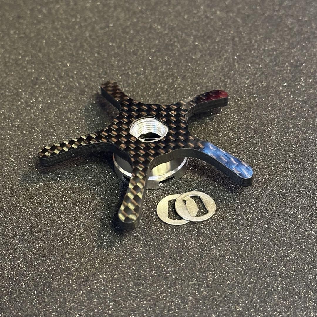 Abu Revo Right Handle Offset Carbon Star Drag Reel