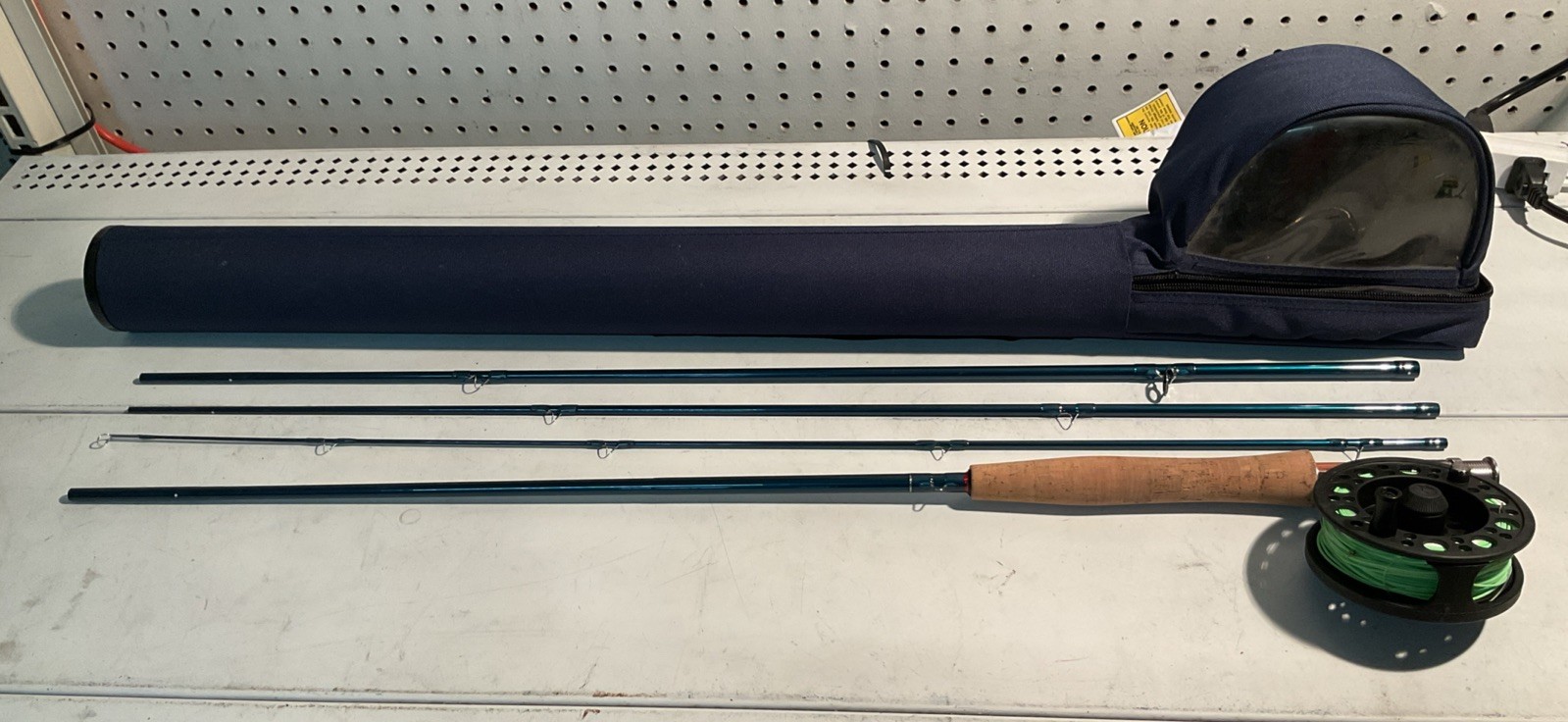 Redington Crosswater fly rod 9′ WITH CW 4/5/6 REEL EXCELLENT