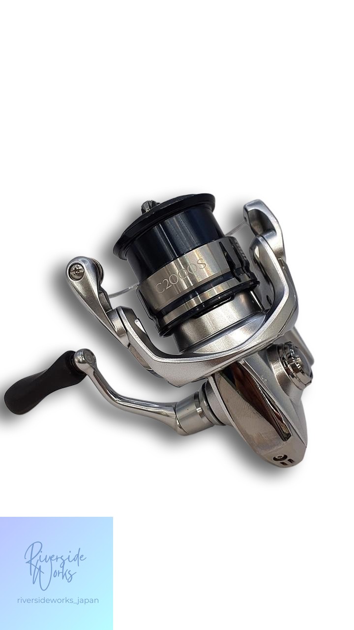 SHIMANO 19 STRADIC C2000S Spinning Reel Fishing Gear Used